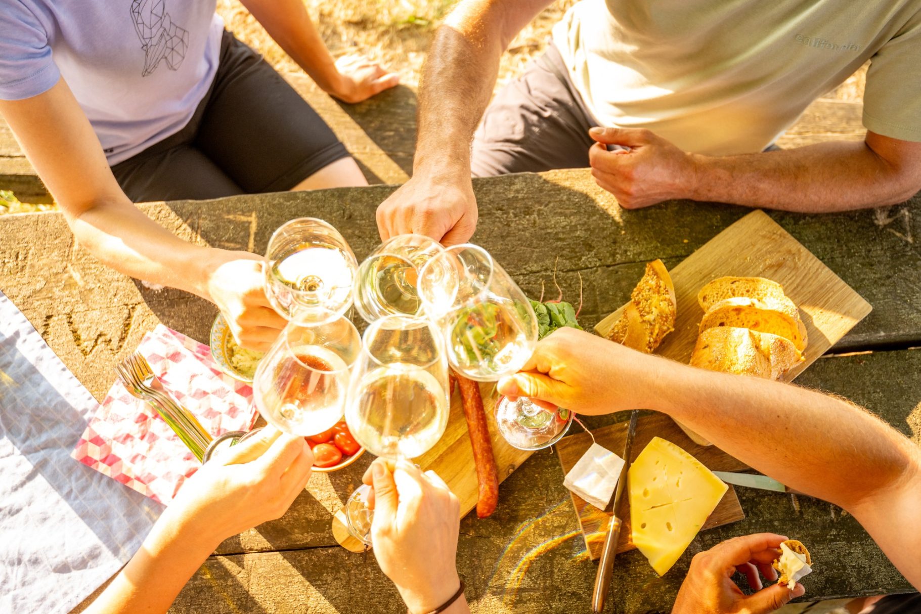 Weinausschank am deutschen Weintor in Schweigen