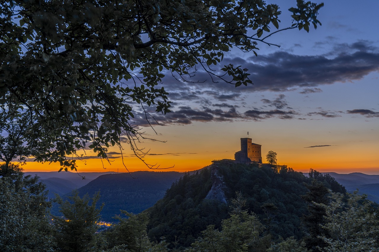 Reichsburg Trifels Staufer und Salierburg