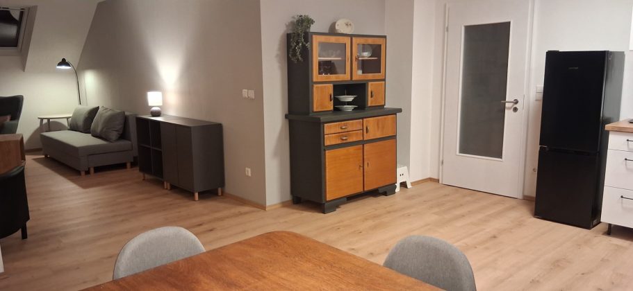 Esstisch selbst restauriert