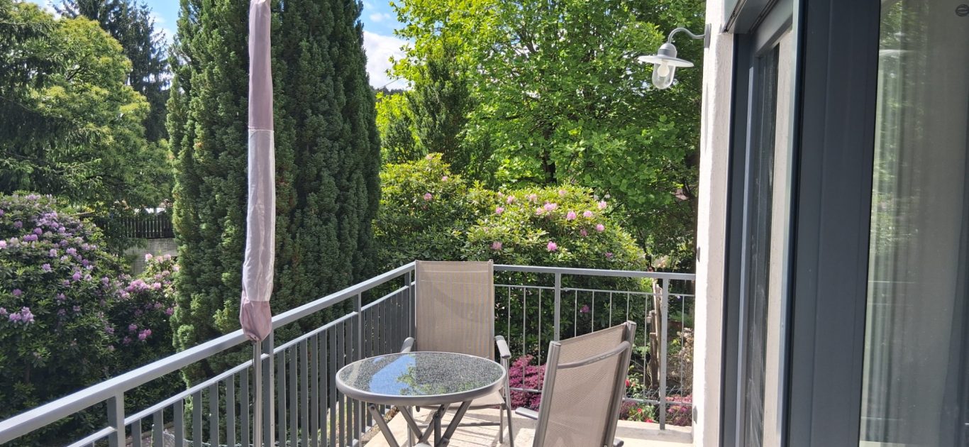 Balkon Mandelblüte vom Wohnzimmer begebar