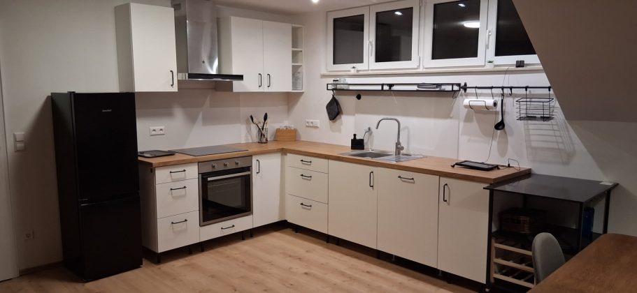 Moderne Küche mit allem Komfort